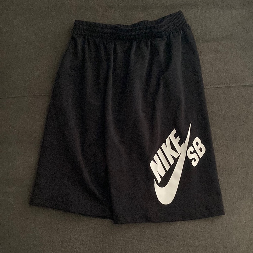 Black Nike Skateboard shorts